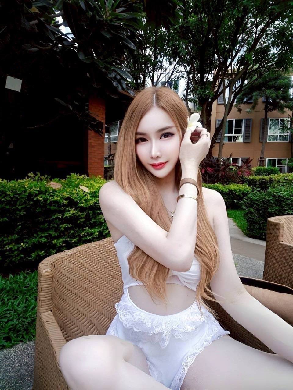 มีนา 2