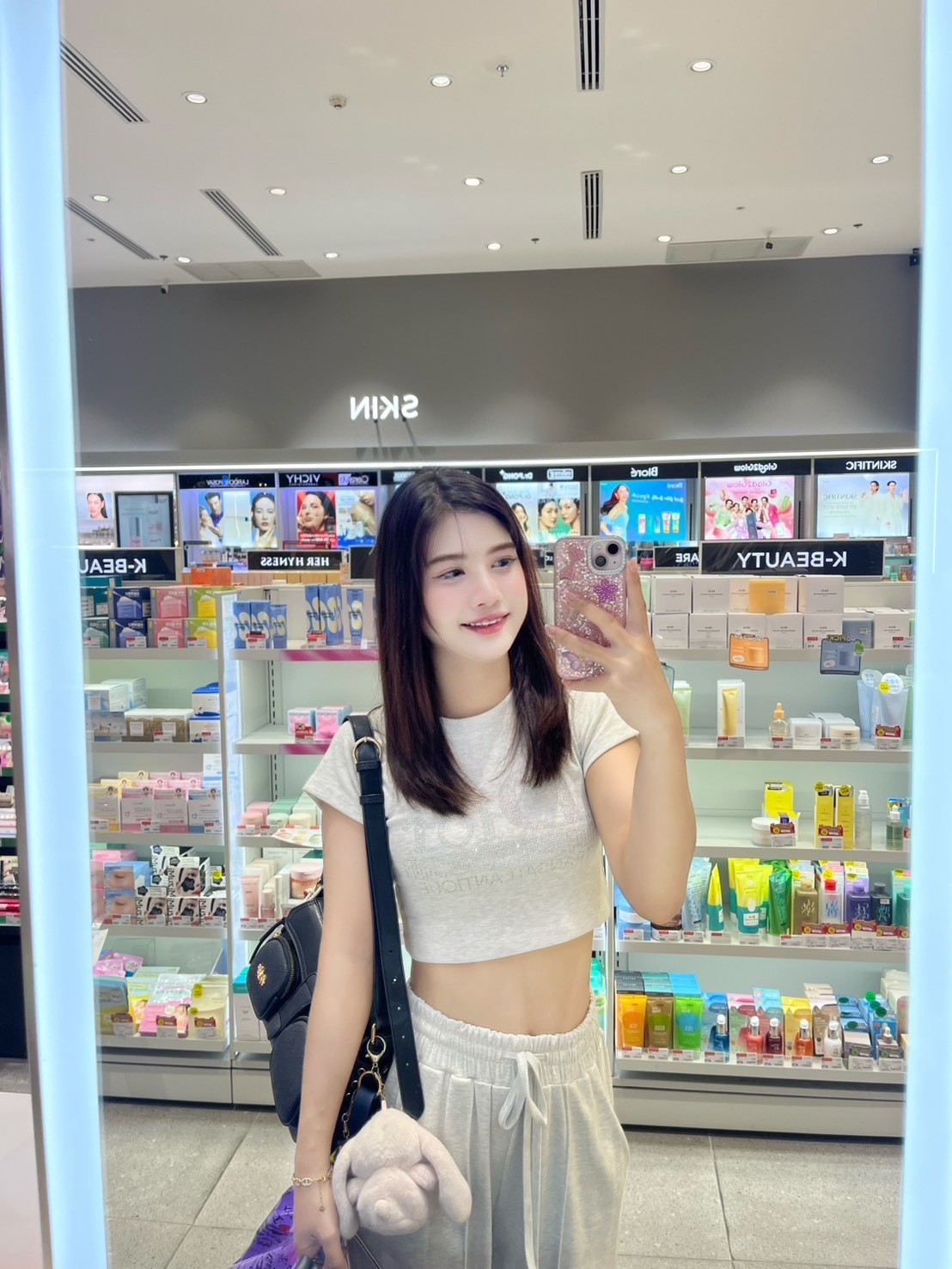 อมยิ้ม ตัวเล็ก บางกรอบ ผิวขาว อกแท้ ไม่สัก 2